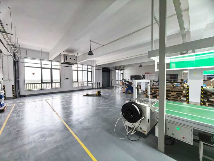 連云港車間降溫新方案，應用蒸發(fā)冷省電空調(diào)-臥式射流機組