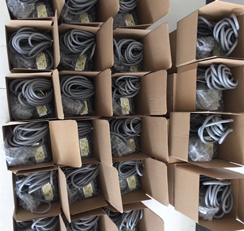 �������a������������